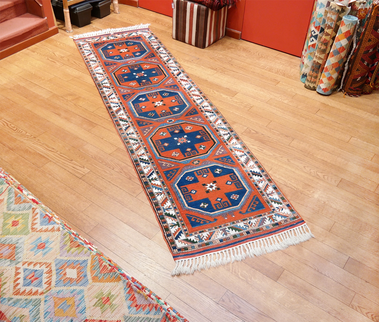 KR1815-Konya-csomozott-futoszonyeg-torokorszagbol-d KR1815-Konya-csomozott-futoszonyeg-torokorszagbol-d