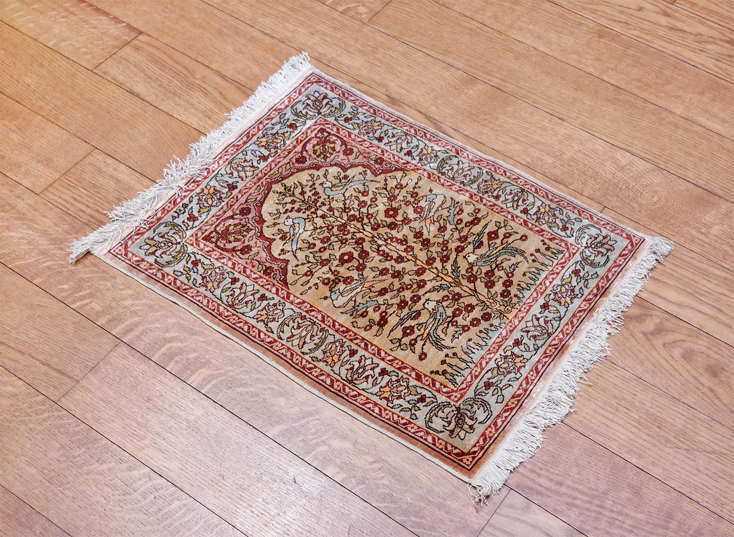 KR1927-Kayzeri-kezi-csomozasu-selyem-szonyeg-Torokorszagbol-d