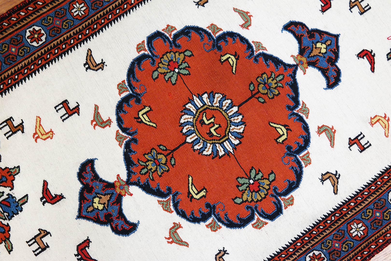 SAMSUNG CSC Iráni Szumák szőnyeg 112 x 63 cm-KR1971-kézi-szövésű-gyapjú-szumák-szőnyeg-Iránból-d