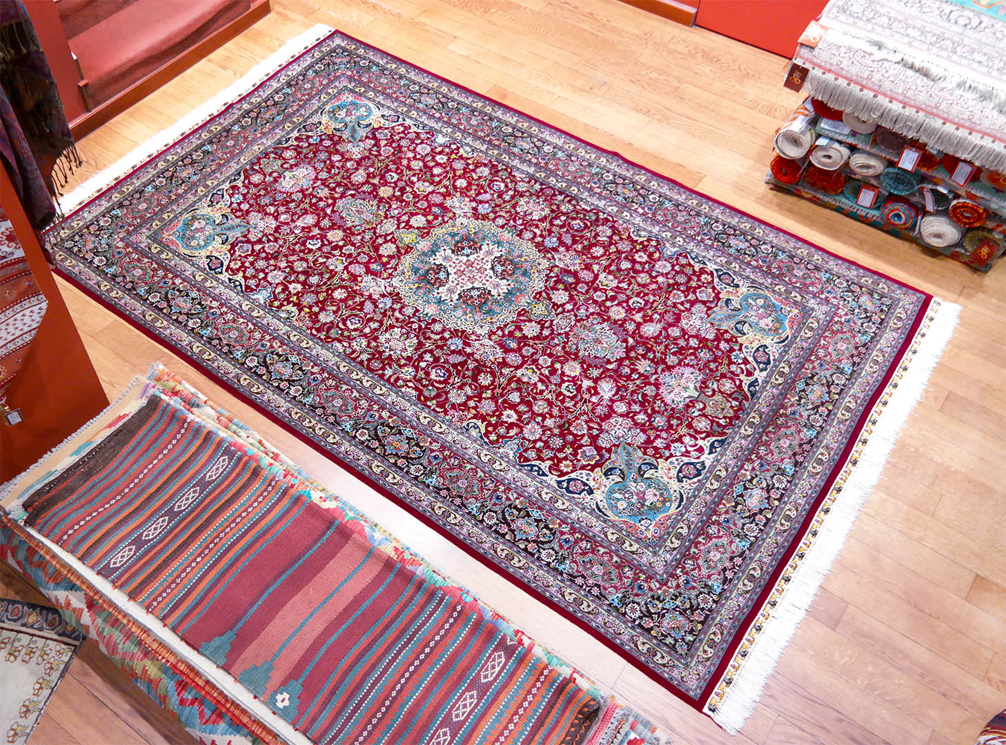 Tabriz iráni szőnyeg 280 x 178 cm