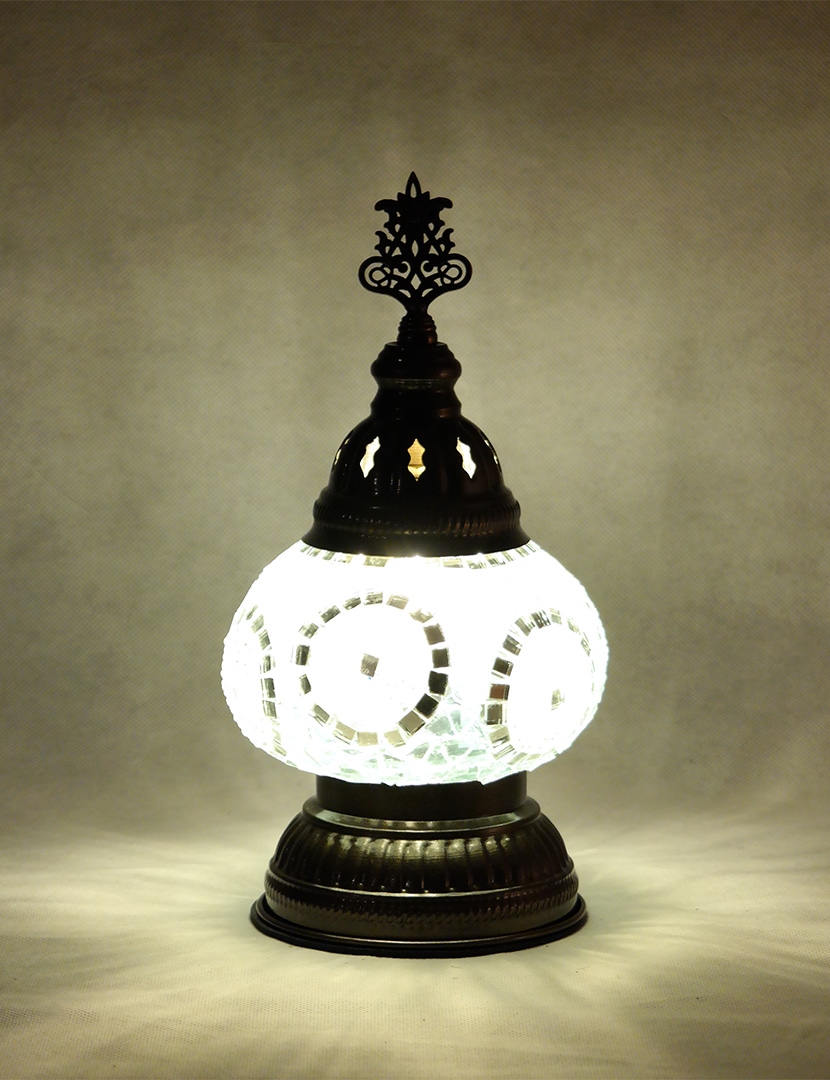 Fehér asztali lámpa - MN2DM-F1-mozaikuveg-asztali-lampa-torokorszagbol-b