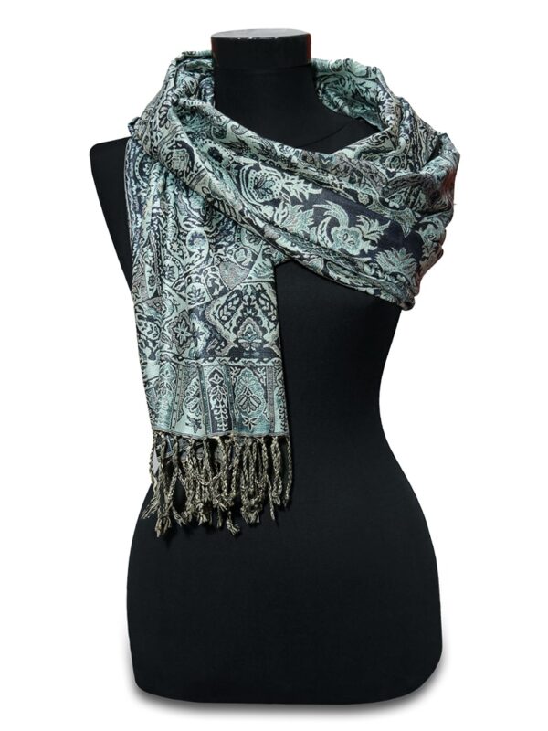 Finom női gyapjúsál