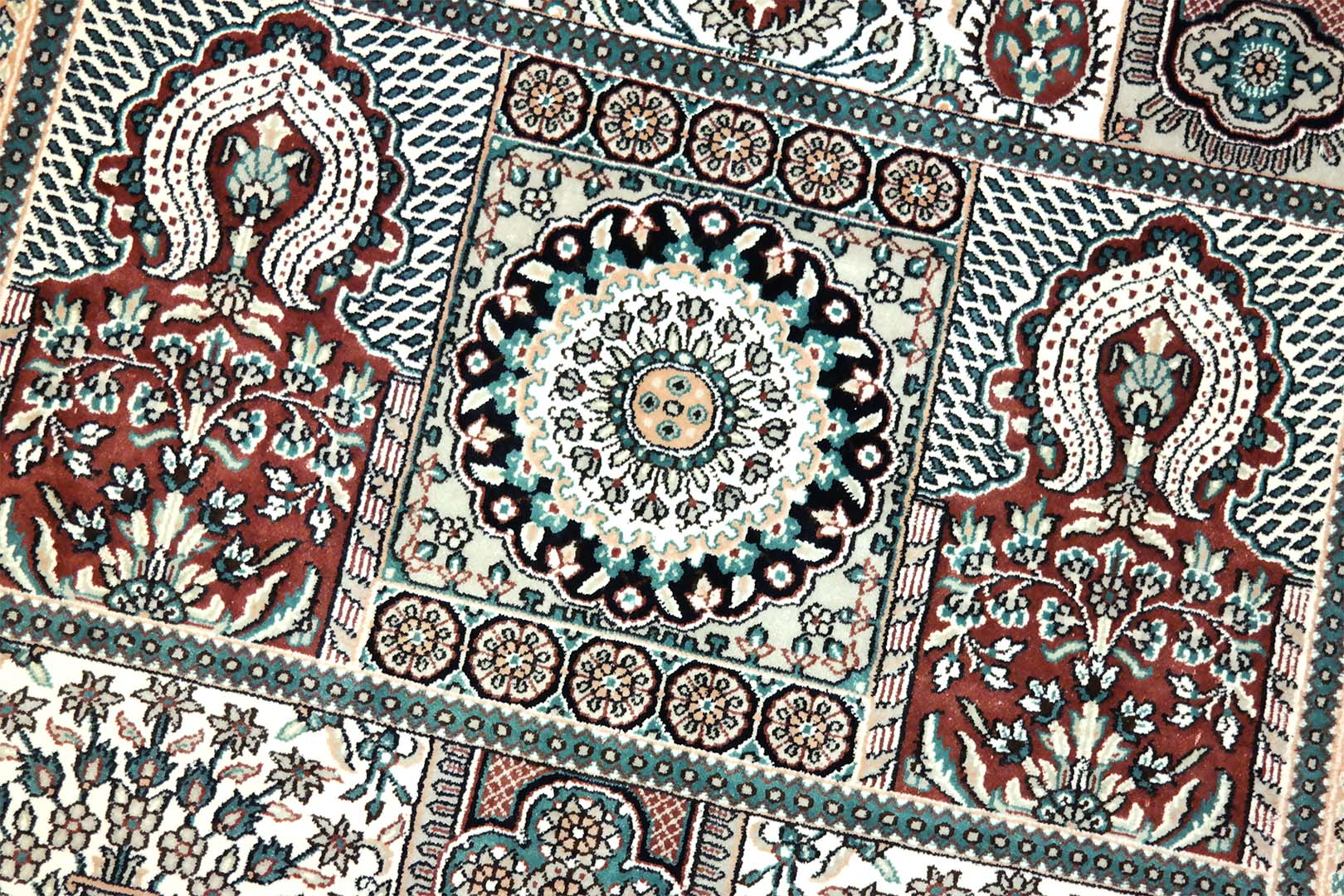 SAMSUNG CSC Kínai selyem szőnyeg 135 x 68 cm