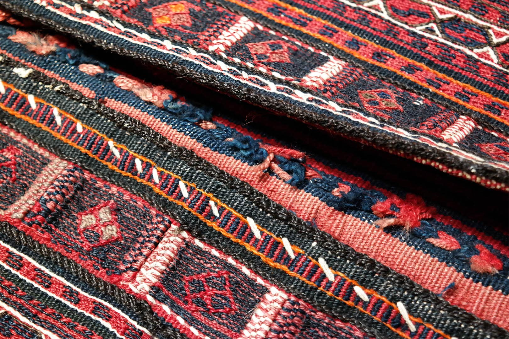 SAMSUNG CSC Jaff kurd szumák nyeregtáska