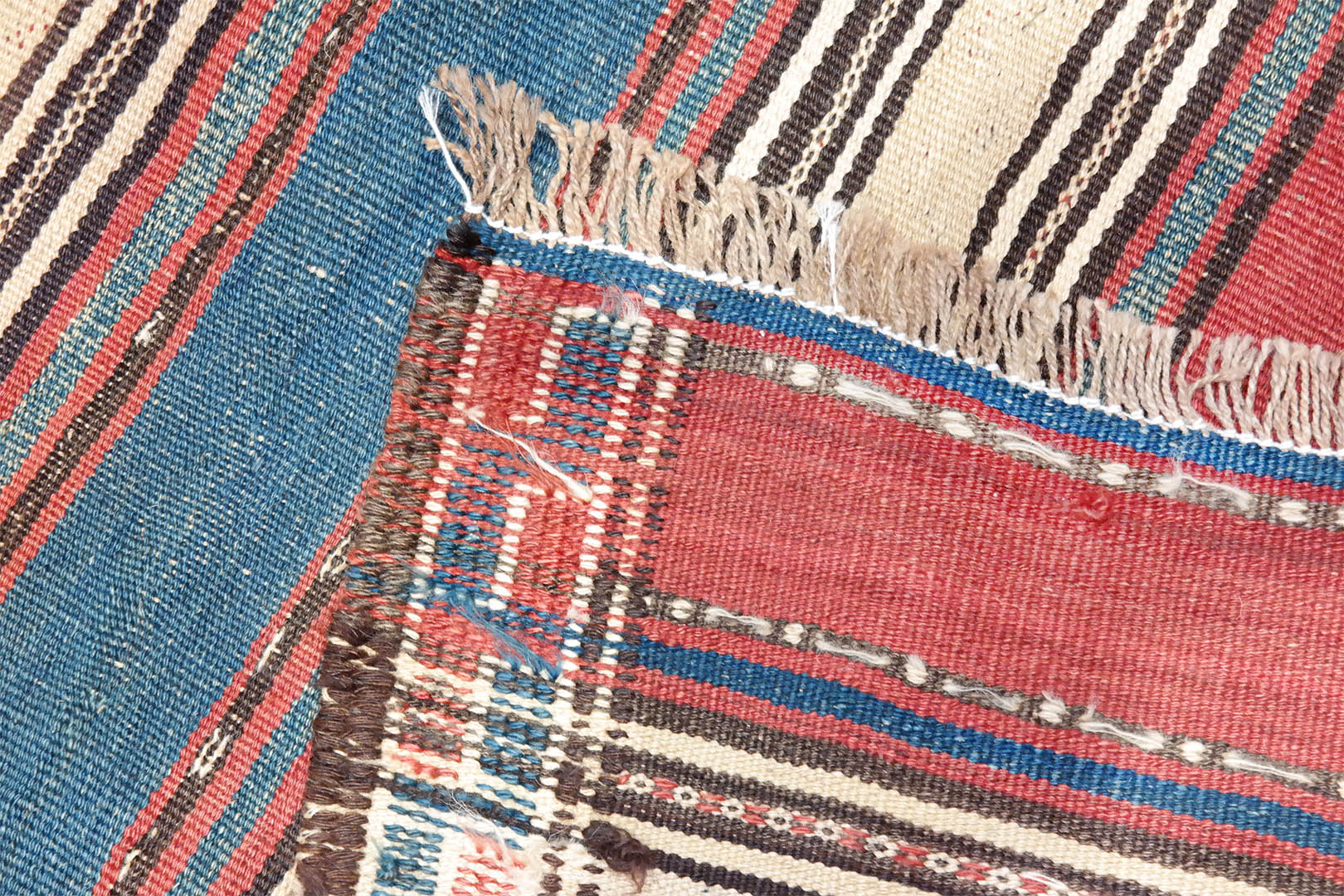 Shahsewan antik szőnyeg 290 x 152 cm - AAB055-antik-kezi-szovesu-shahsewan-kilim-szonyeg-perzsiabol-i Shahsewan antik szőnyeg 290 x 152 cm - AAB055-antik-kezi-szovesu-shahsewan-kilim-szonyeg-perzsiabol-i