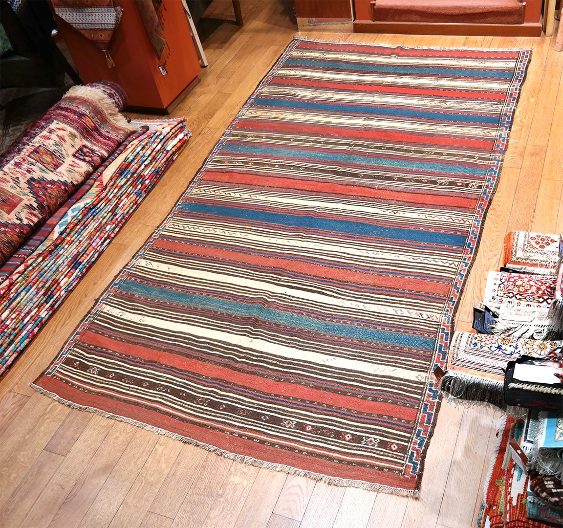 Shahsewan antik szőnyeg 290 x 152 cm - AAB055-antik-kezi-szovesu-shahsewan-kilim-szonyeg-perzsiabol-j Shahsewan antik szőnyeg 290 x 152 cm - AAB055-antik-kezi-szovesu-shahsewan-kilim-szonyeg-perzsiabol-j