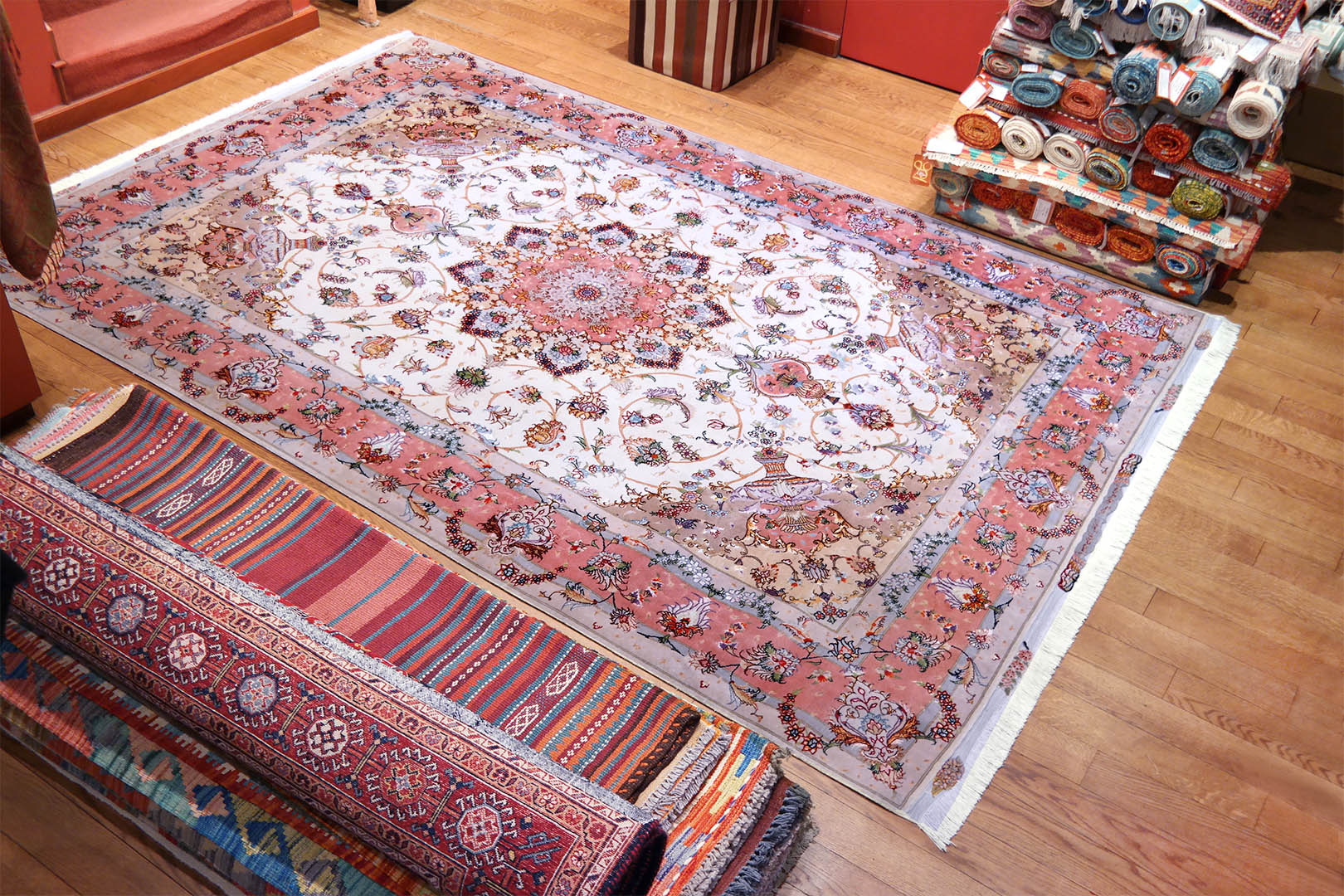 Tabriz iráni szőnyeg 305 x 202 cm - KR2082-tabriz-kulonleges-minosegu-kezi-csomozasu-gyapju-es-selyem-sorteju-szonyeg-iranbol-l