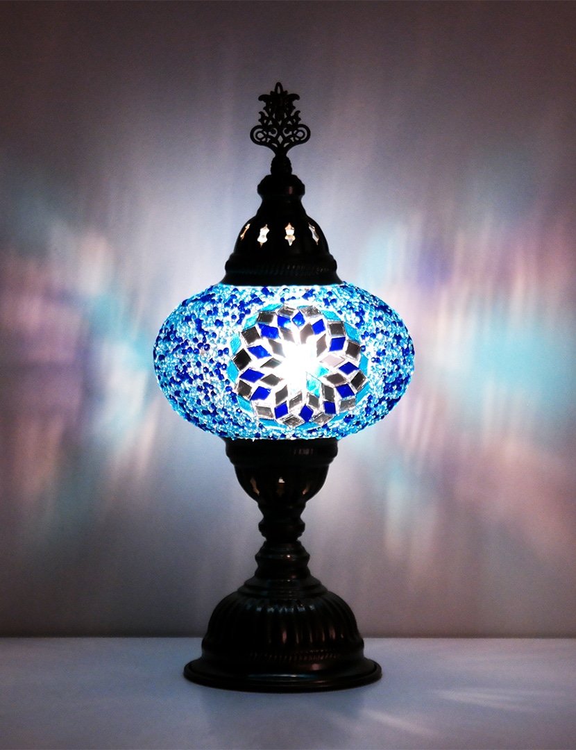 SAMSUNG CSC Mélykék asztali lámpa - BTM17-K20-mozaikuveg-asztali-lampa-torokorszagbol-b