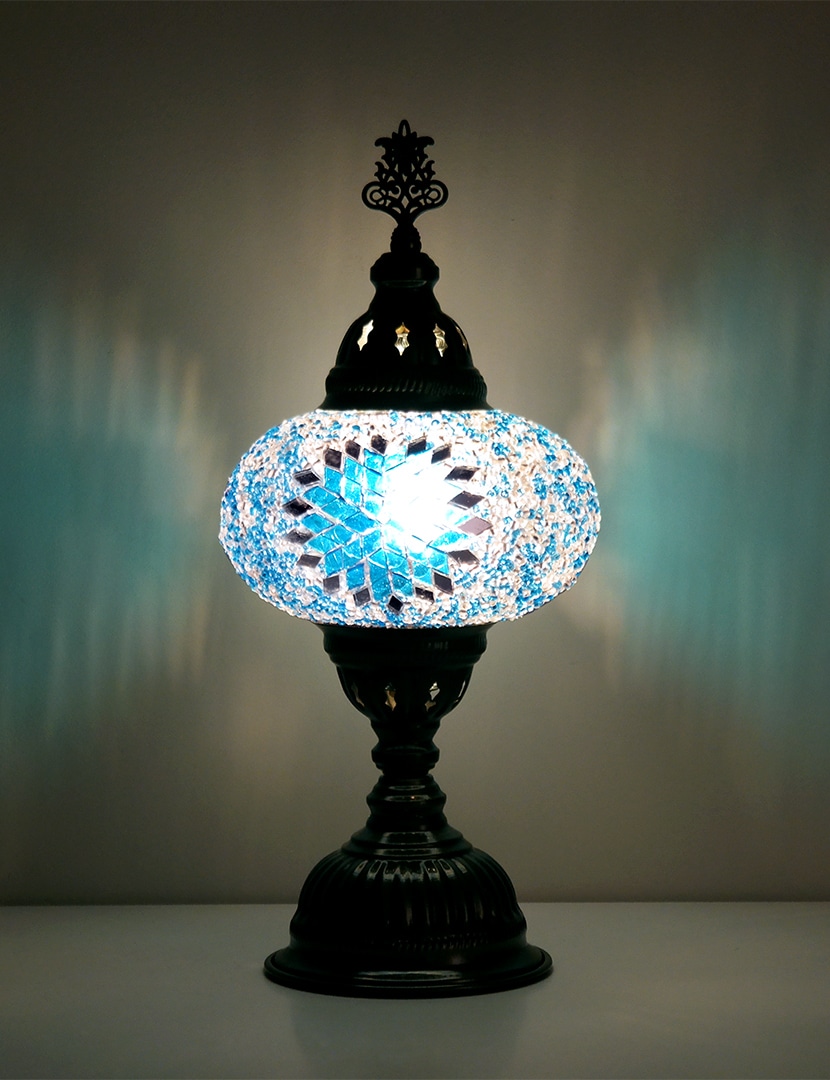 Világoskék asztali lámpa - BTM17-KF1-mozaikuveg-asztali-lampa-torokorszagbol-b