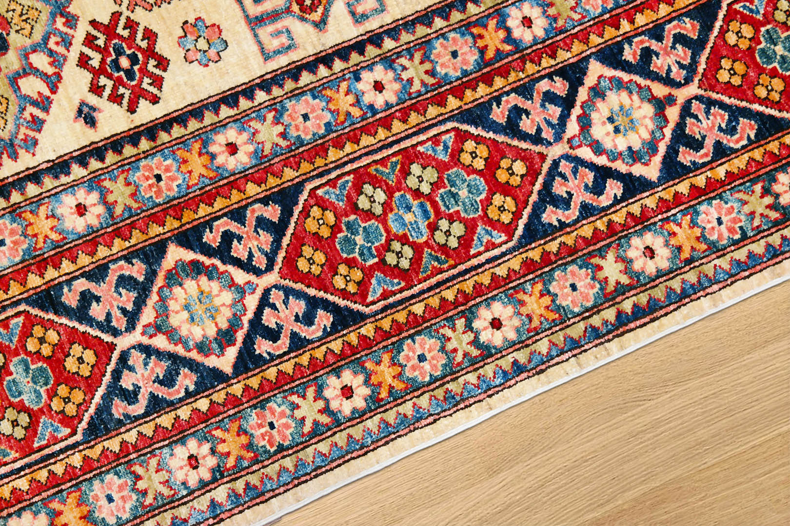 Kazak afgán szőnyeg 294 x 200 cm - KR1939-kazak-mintas-gyapju-szonyeg-afganisztanbol-c Kazak afgán szőnyeg 294 x 200 cm - KR1939-kazak-mintas-gyapju-szonyeg-afganisztanbol-c