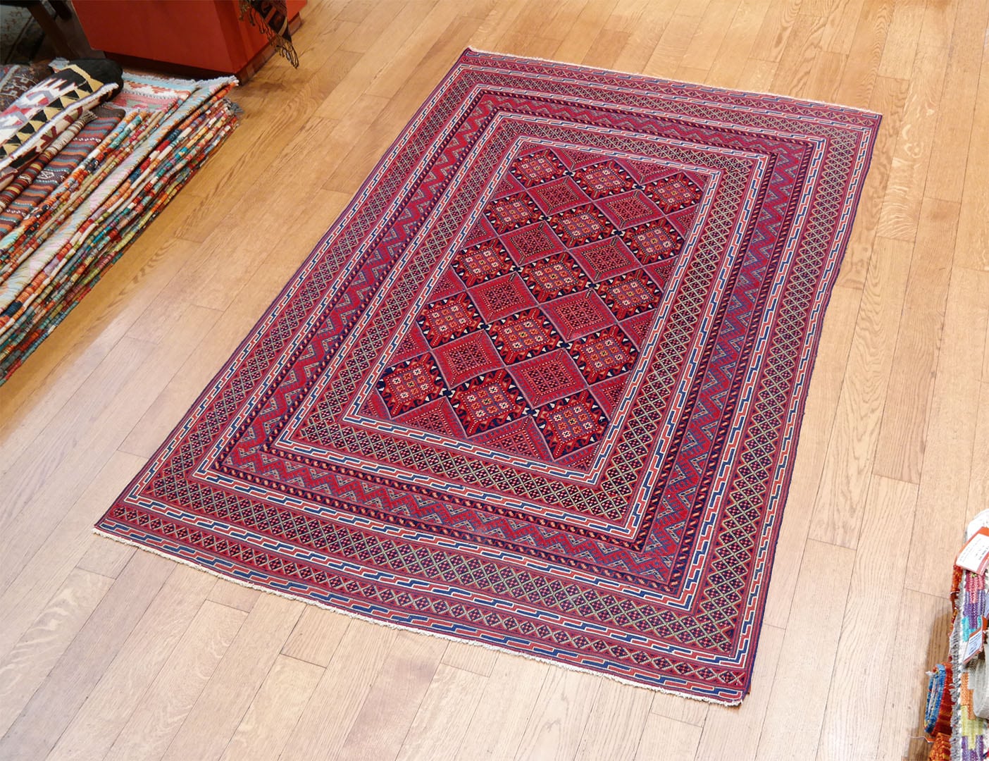 Musvani fine szőnyeg 203 x 134 cm