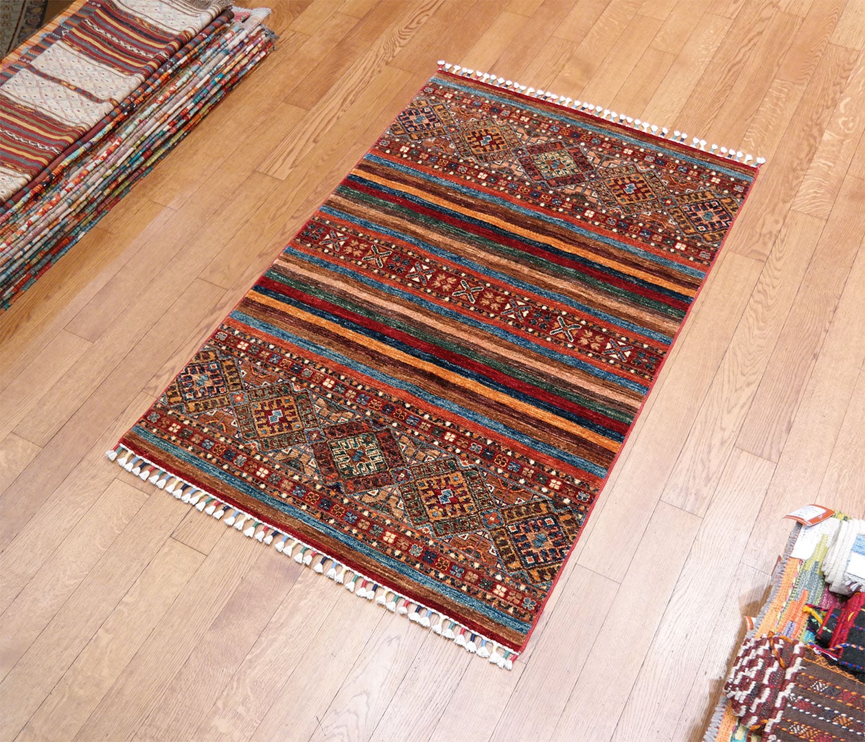 Khorjin szőnyeg 156 x 103 cm - SP130-103-khorjin-kezi-csomozasu-gyapju-szonyeg-pakisztanbol-k