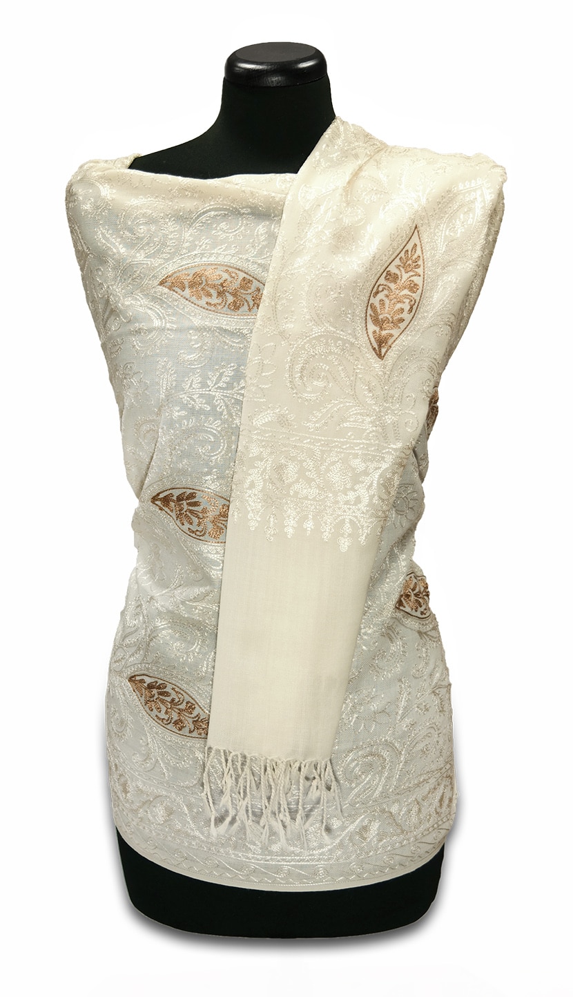 Selyem hímzett törtfehér stóla - EXGY24-HF-selyemmel-himzett-gyapju-sal-indiabol-aa