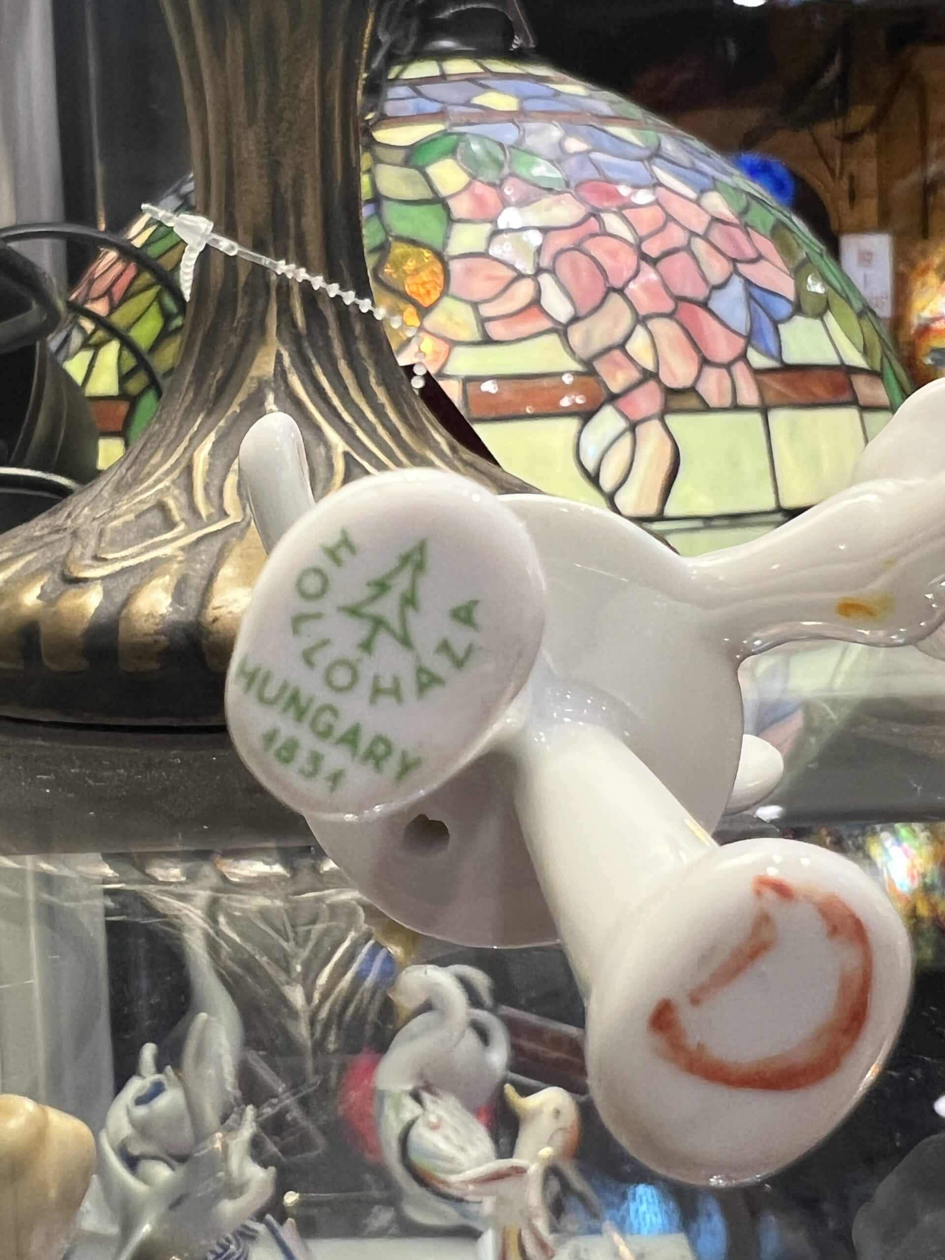 Hollóházi Kati és Pamacs figura (1) Hollóházi Kati és Pamacs figura (1)