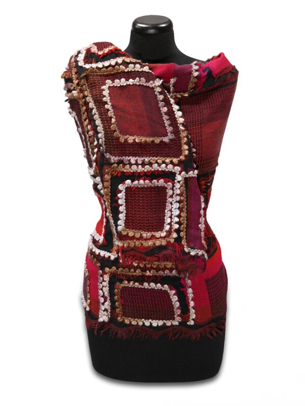 Hímzett piros gyapjú stóla - KJAM194-PF1-noi-gyapju-sal-indiabol-a