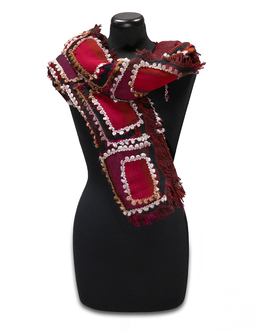 SAMSUNG CSC Hímzett piros gyapjú stóla - KJAM194-PF1-noi-gyapju-sal-indiabol-b