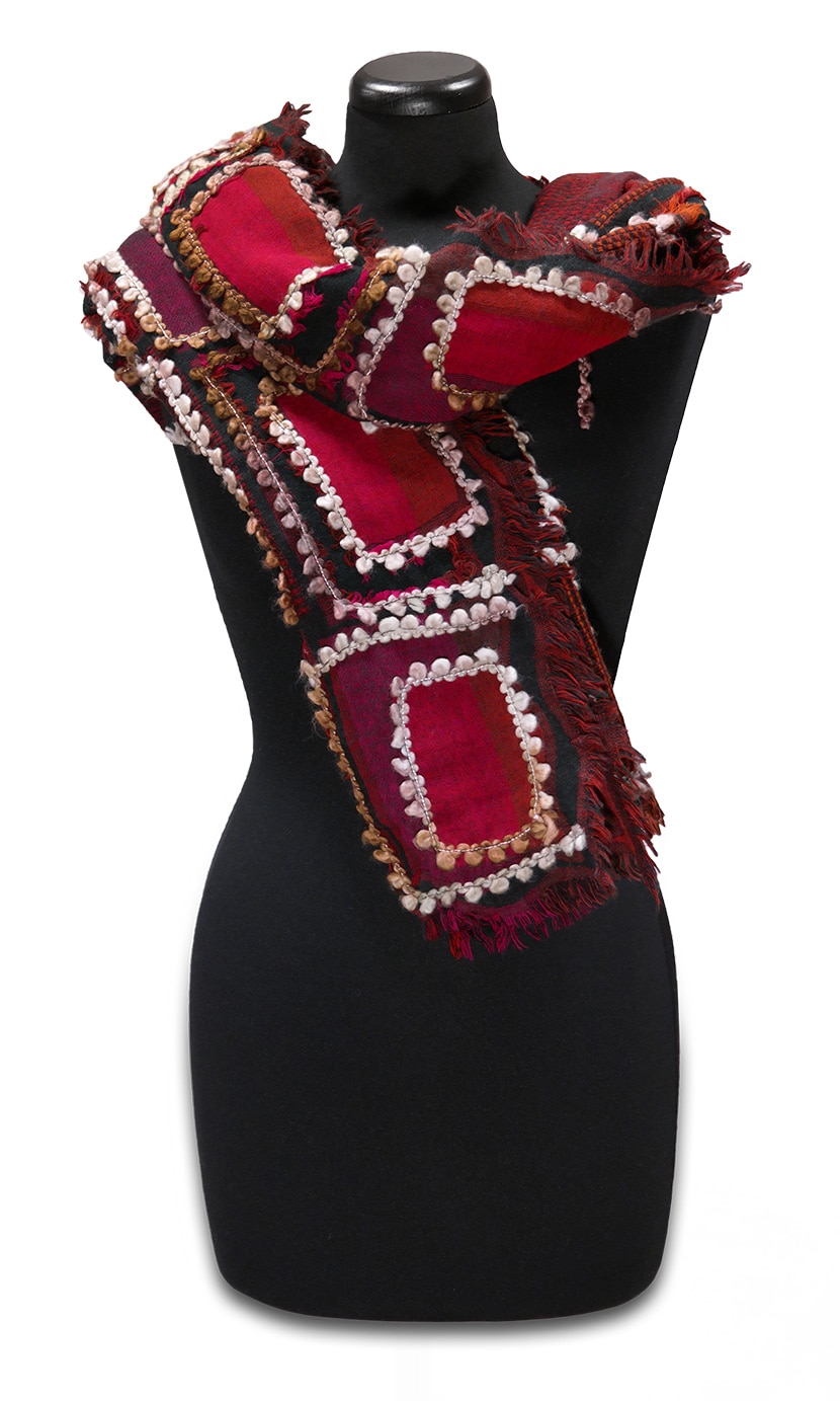 SAMSUNG CSC Hímzett piros gyapjú stóla - KJAM194-PF1-noi-gyapju-sal-indiabol-bb