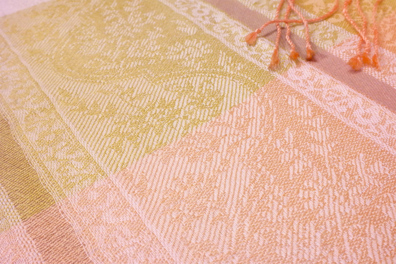 Női aranysárga selyem stóla - TWSJ153-SN1-selyem-gyapju-noi-sal-indiabol-d