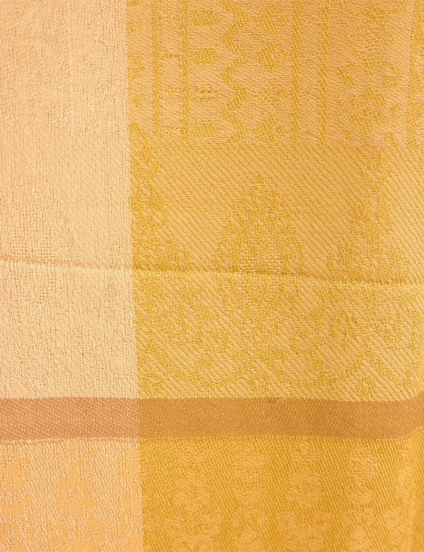 Női aranysárga selyem stóla - TWSJ153-SN1-selyem-gyapju-noi-sal-indiabol-h