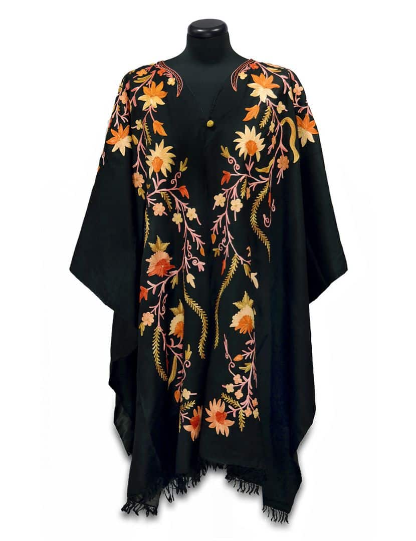 Hímzett női poncsó