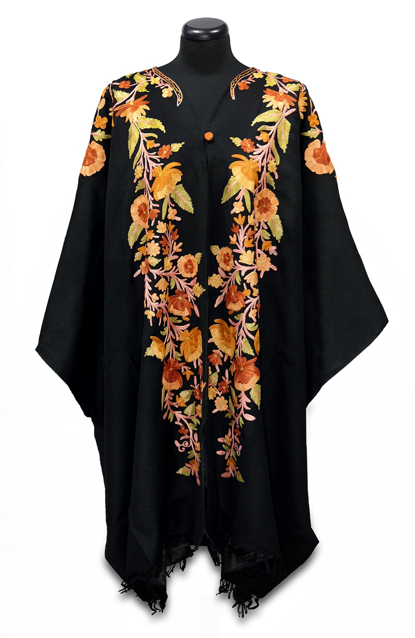 Sárgásbarna színű hímzett poncsó - KPOE-FSZ15-noi-himzett-gyapju-poncso-indiabol-aa