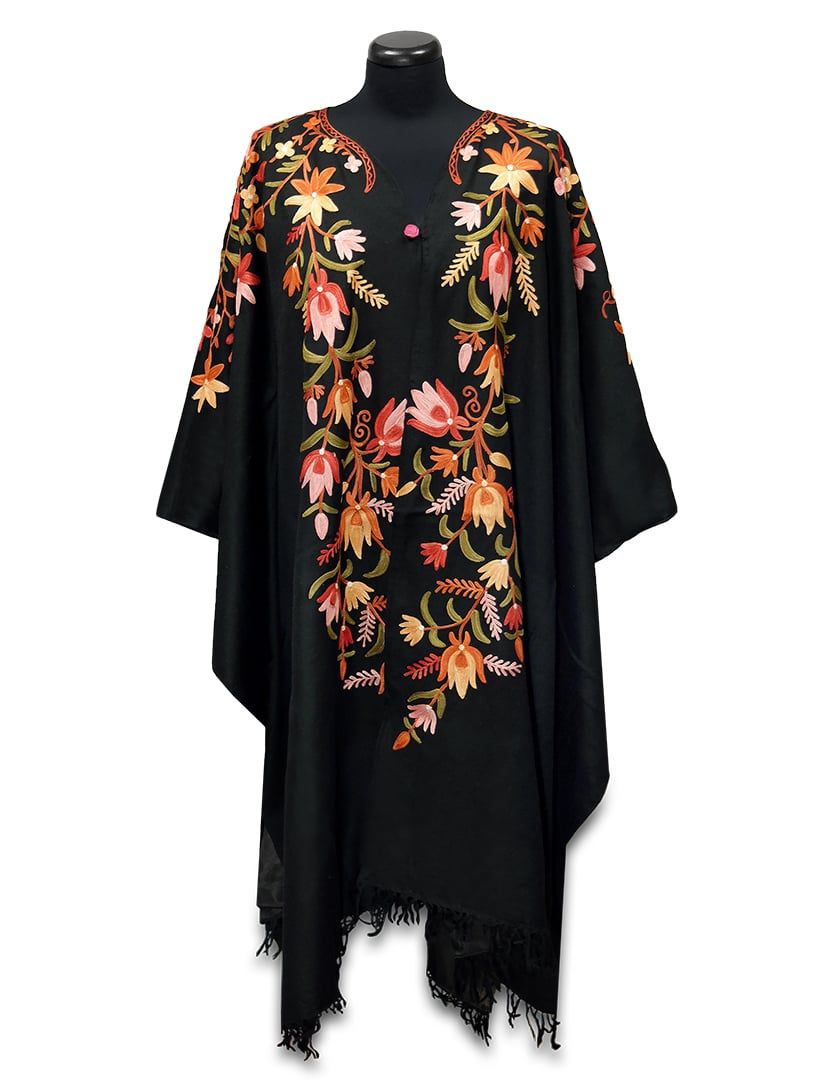 Hímzett női poncsó