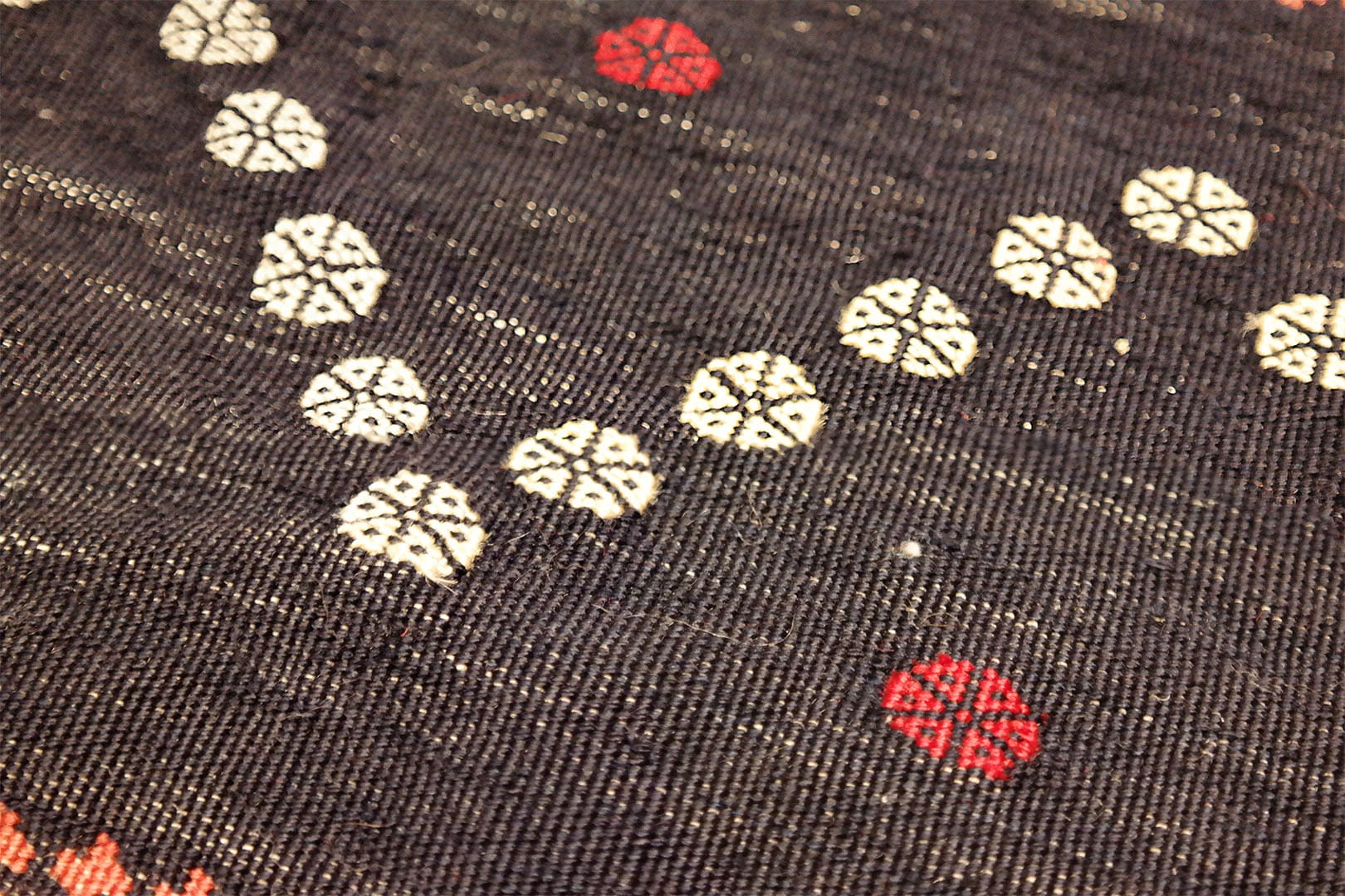 KR2275-sofreh-kilim-127-cm-x-127-cm-jpg-2 Sofreh kilim 127 x 127 cm