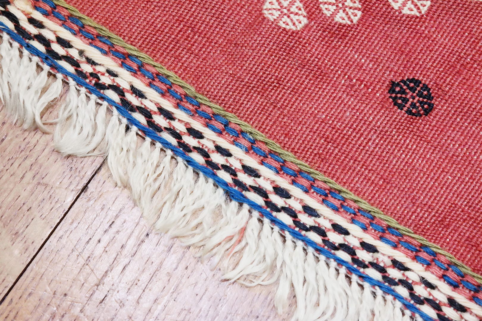 KR2275-sofreh-kilim-127-cm-x-127-cm-jpg-4 Sofreh kilim 127 x 127 cm