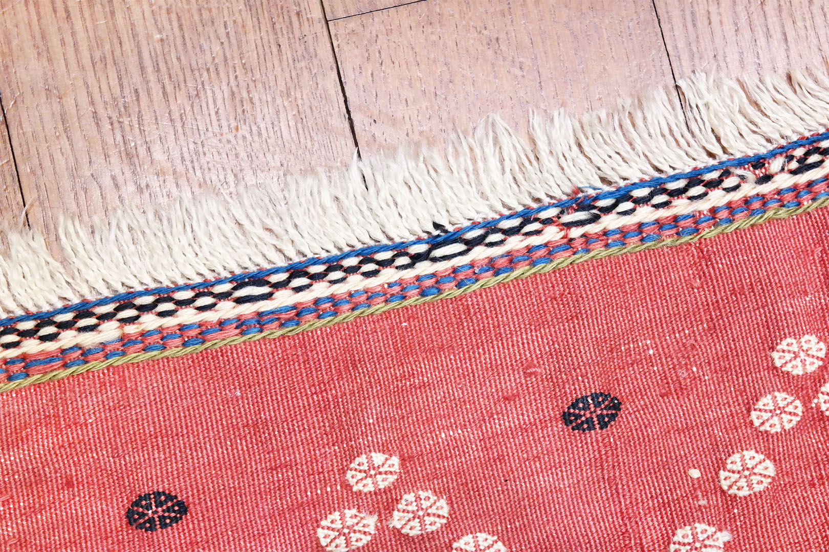 KR2275-sofreh-kilim-127-cm-x-127-cm-jpg-8 Sofreh kilim 127 x 127 cm