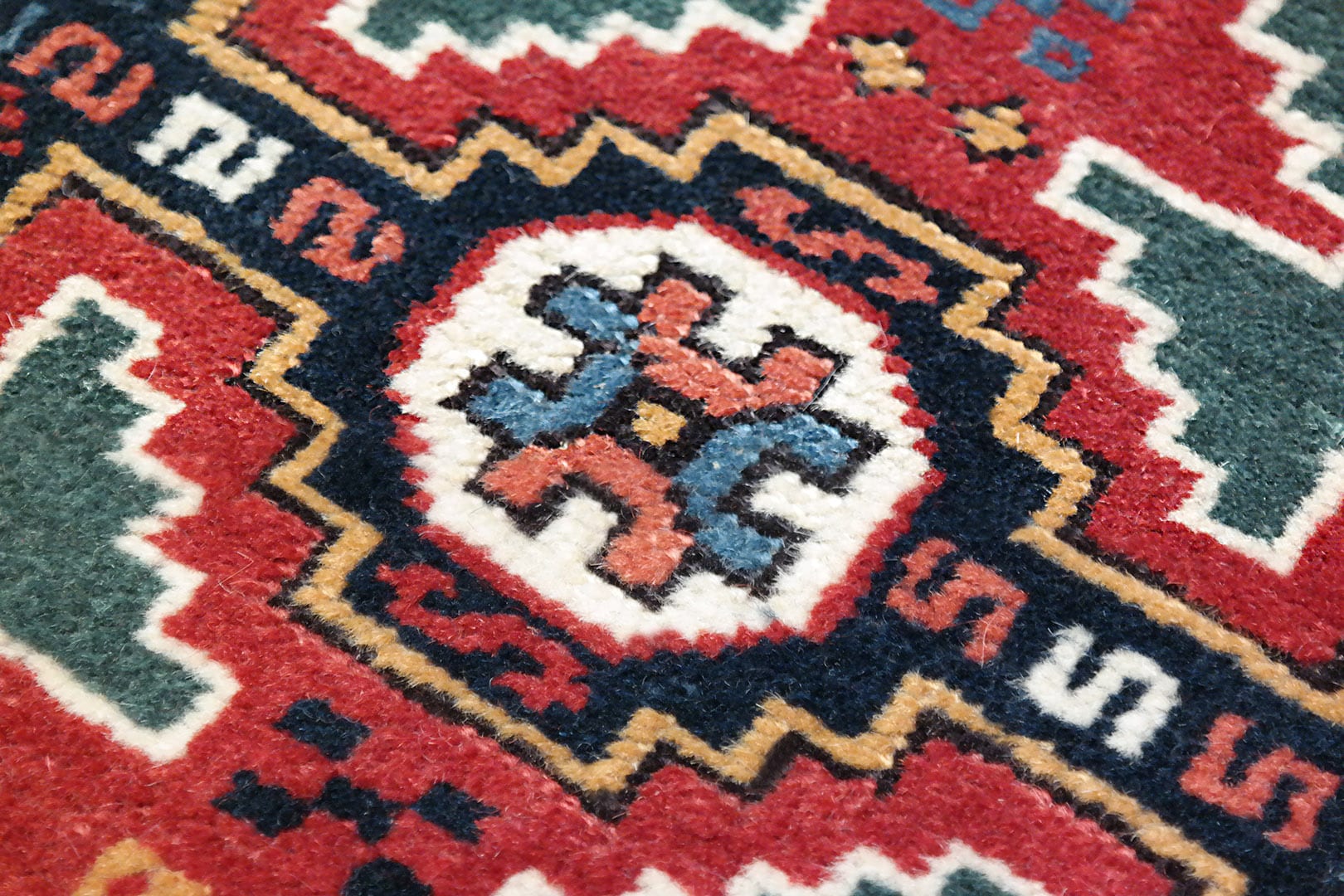 SAMSUNG CSC Vintage Kaukázusi szőnyeg 164 x 115 cm - KR-2346-kaukazusi-szonyeg-m