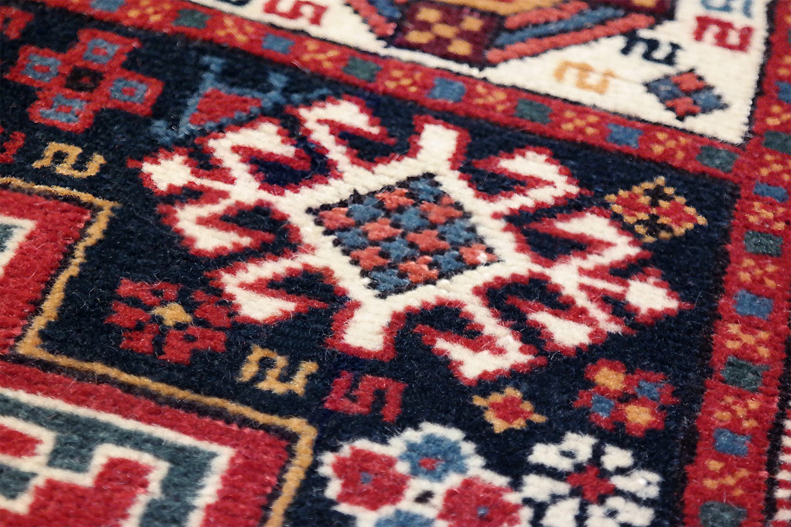 SAMSUNG CSC Vintage Kaukázusi szőnyeg 164 x 115 cm - KR-2346-kaukazusi-szonyeg-p