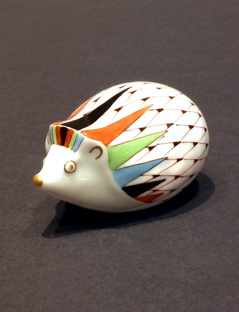 Hollóházi Garden mintás sündisznó - KR-2288-hollohazi-garden-mintas-porcelan-sun-figura-a