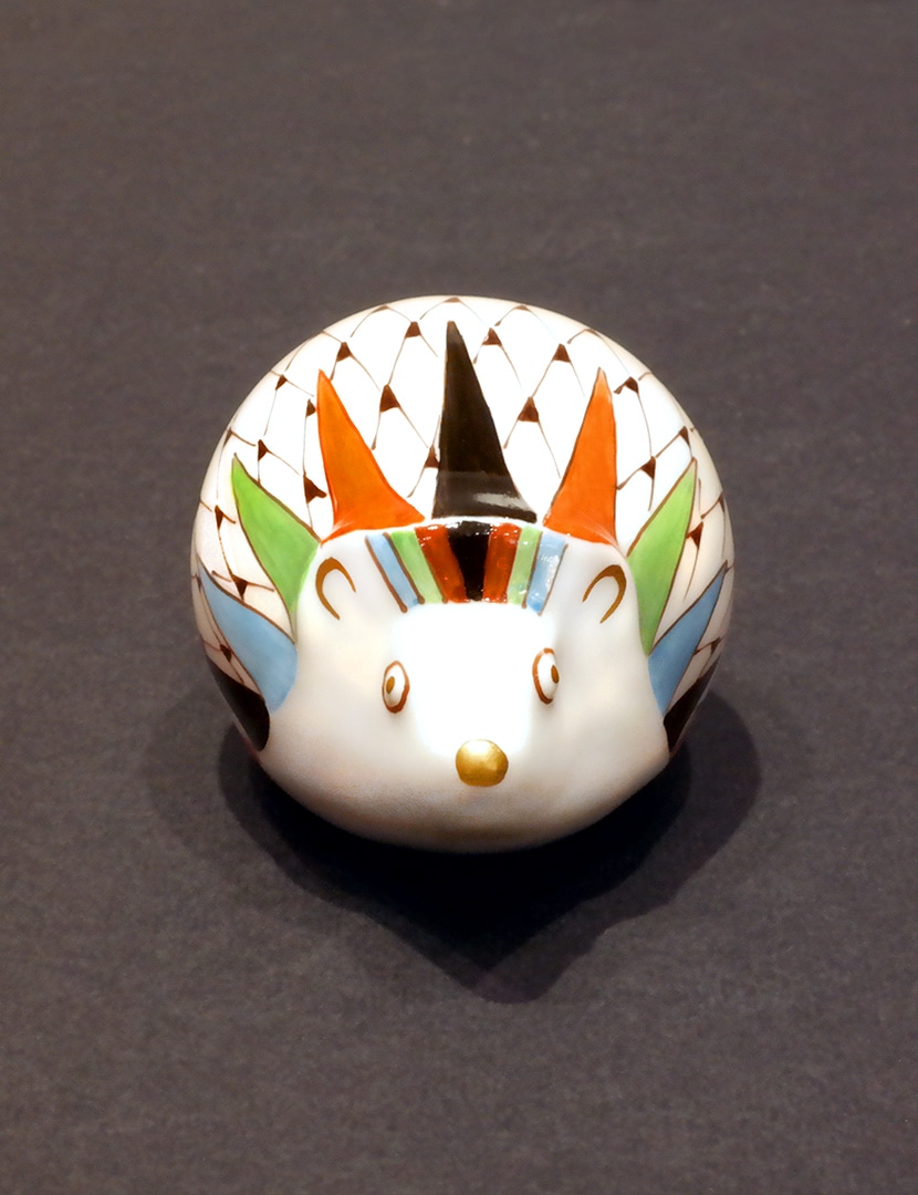 Hollóházi Garden mintás sündisznó - KR-2288-hollohazi-garden-mintas-porcelan-sun-figura-b