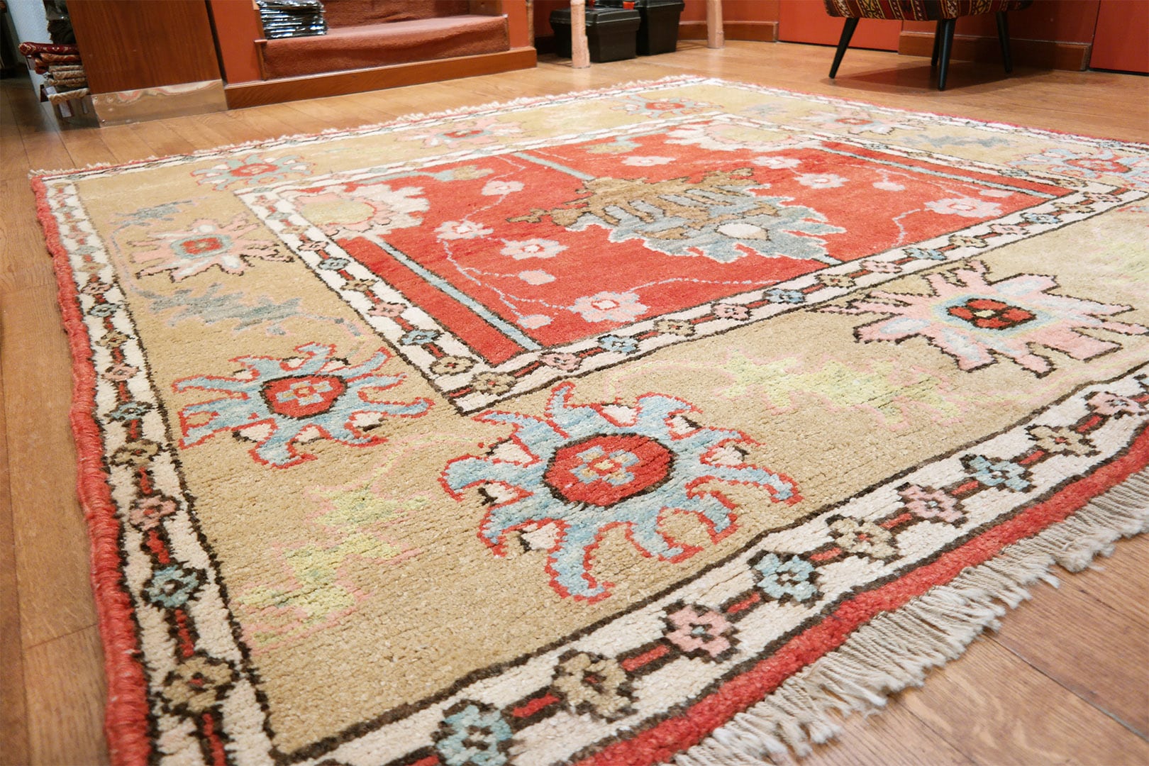 SAMSUNG CSC Ushak török szőnyeg 220 x 200 cm - AAB-105-kezi-csomozasu-ushak-gyapju-szonyeg-torokorszagbol-f