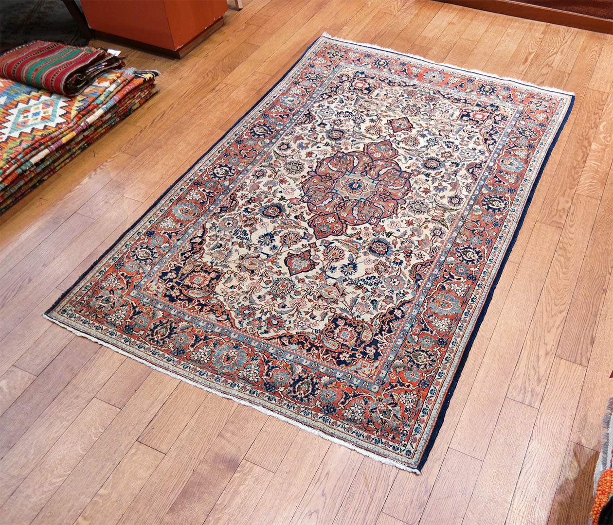 Kesán perzsa szőnyeg 201 x 132 cm - KR-2121-kesan-kezi-csomozasu-regi-gyapju-szonyeg-perzsiabol-r