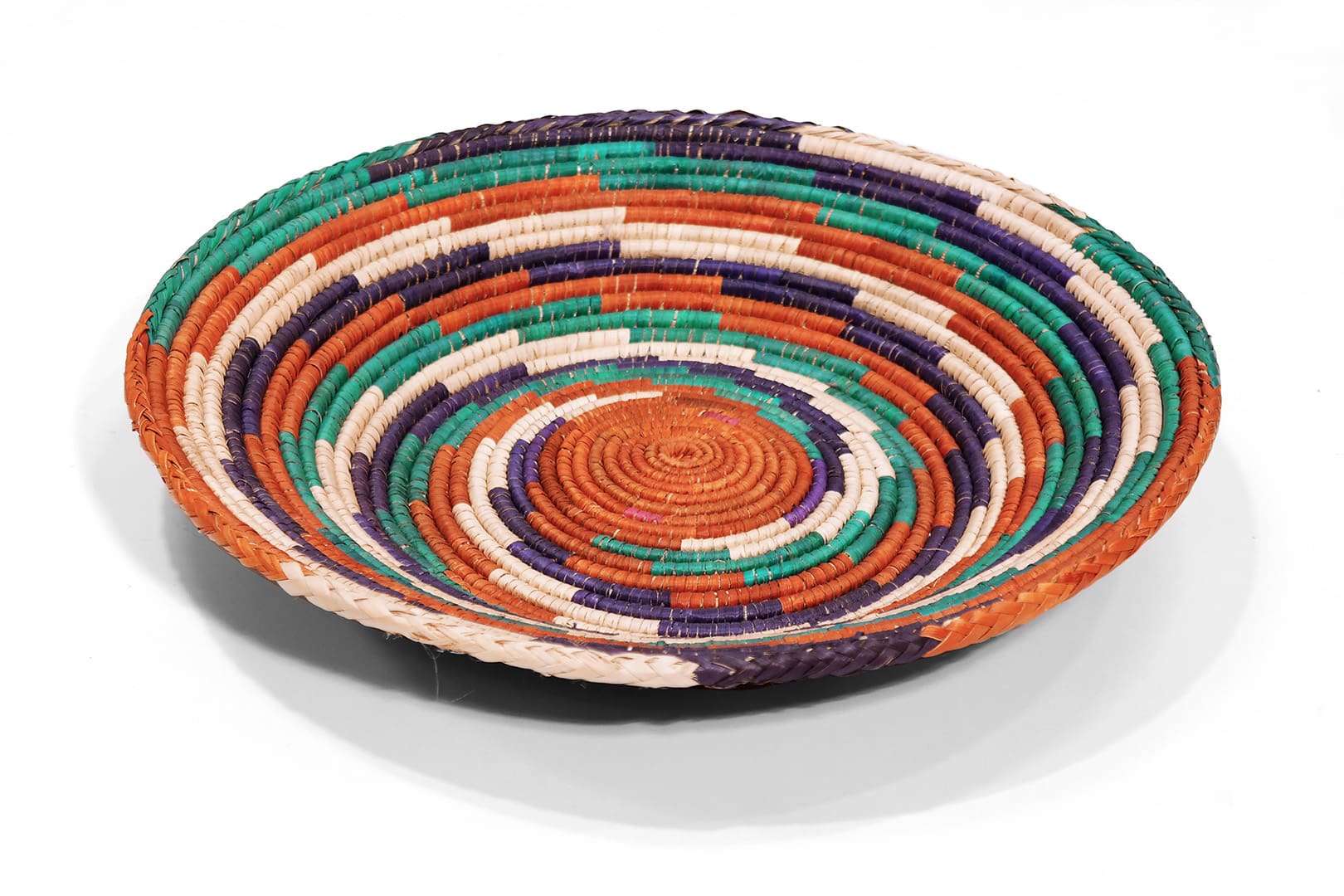 Háromszínű pálmalevél kosár - SPK85-039-fonott-palmalevel-kosar-pakisztanbol-b