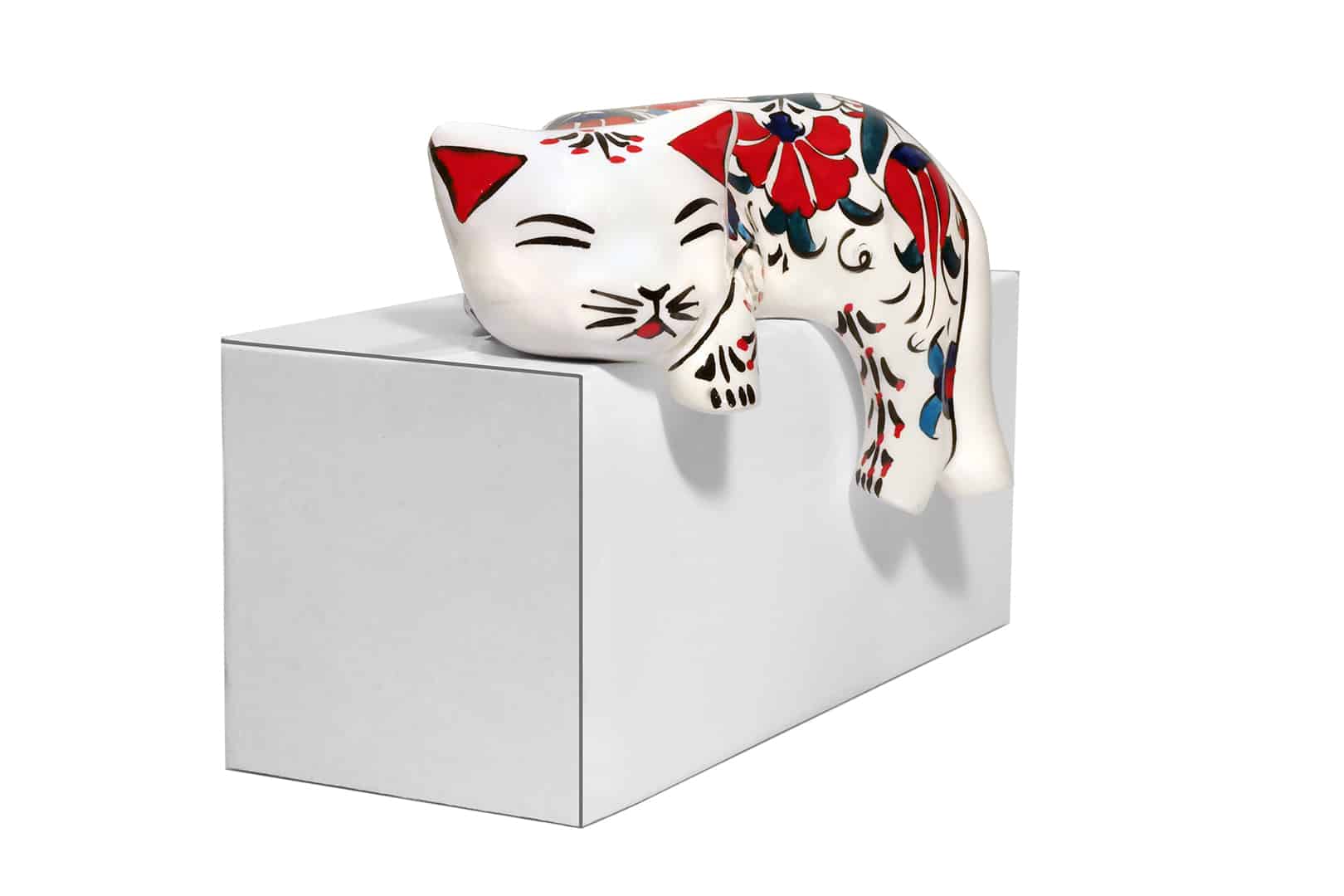 CK63-35-kezzel-festett-keramia-macska-torokorszagbol-cc Fekvő virágos kerámia macska - CK63-35-kezzel-festett-keramia-macska-torokorszagbol-cc