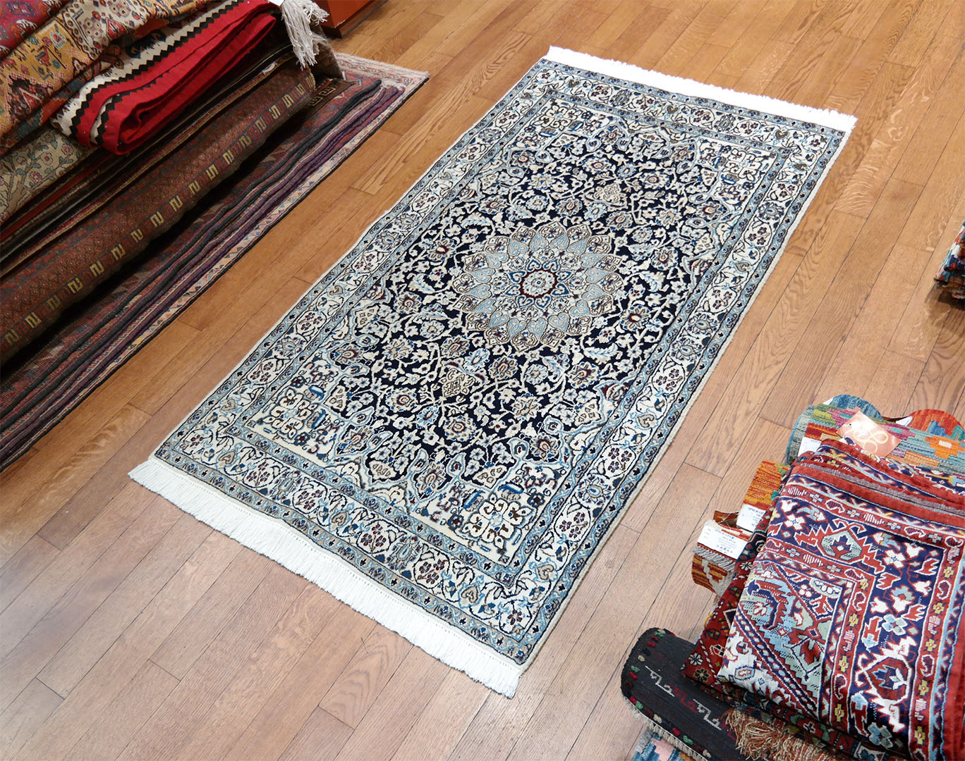 SAMSUNG CSC Nain iráni szőnyeg 198 x 112 cm - KR2771-nain-kezi-csomozasu-gyapju-szonyeg-iranbol-m