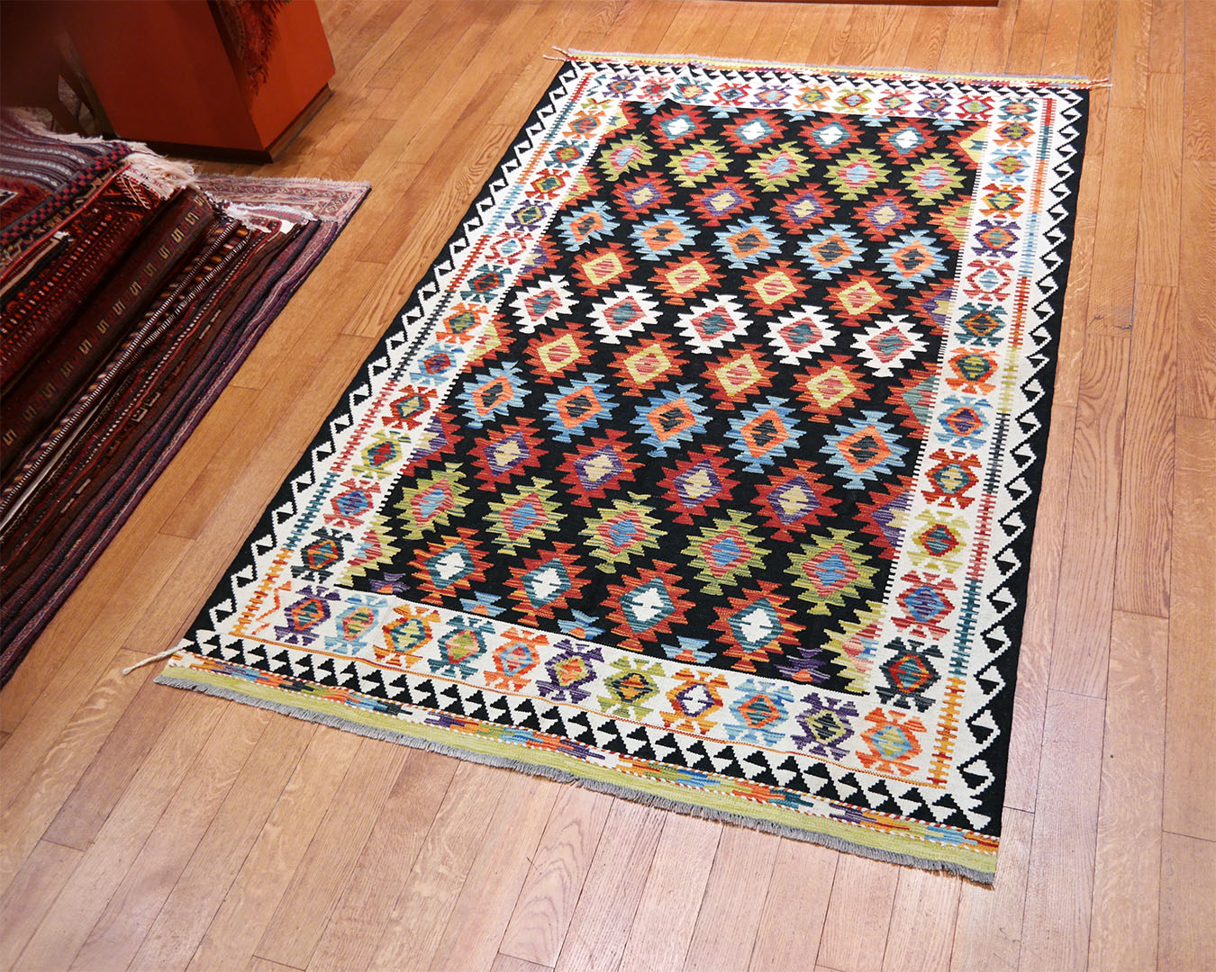 Kilim szövött szőnyeg 249 x 163 cm - SPM30-1875-maimana-kilim-kezi-szovesu-gyapju-szonyeg-pakisztanbol-c Kilim szövött szőnyeg 249 x 163 cm - SPM30-1875-maimana-kilim-kezi-szovesu-gyapju-szonyeg-pakisztanbol-c
