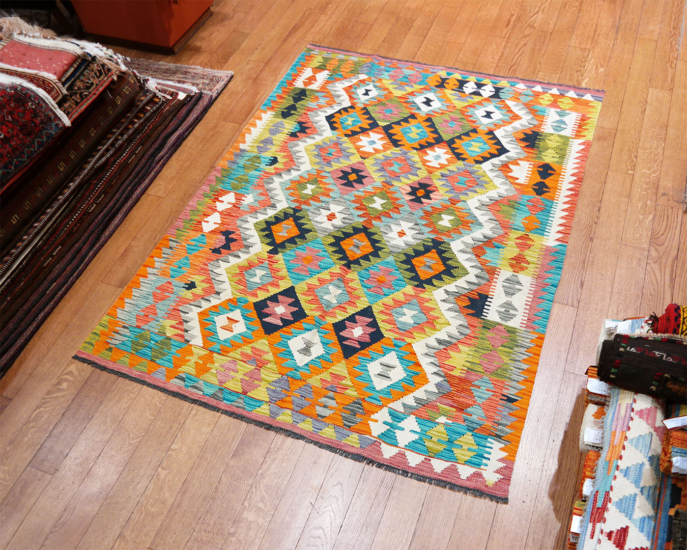 Kilim szövött szőnyeg 198 x 149 cm - SPM30-1885-maimana-kilim-kezi-szovesu-gyapju-szonyeg-pakisztanbol-c Kilim szövött szőnyeg 198 x 149 cm - SPM30-1885-maimana-kilim-kezi-szovesu-gyapju-szonyeg-pakisztanbol-c