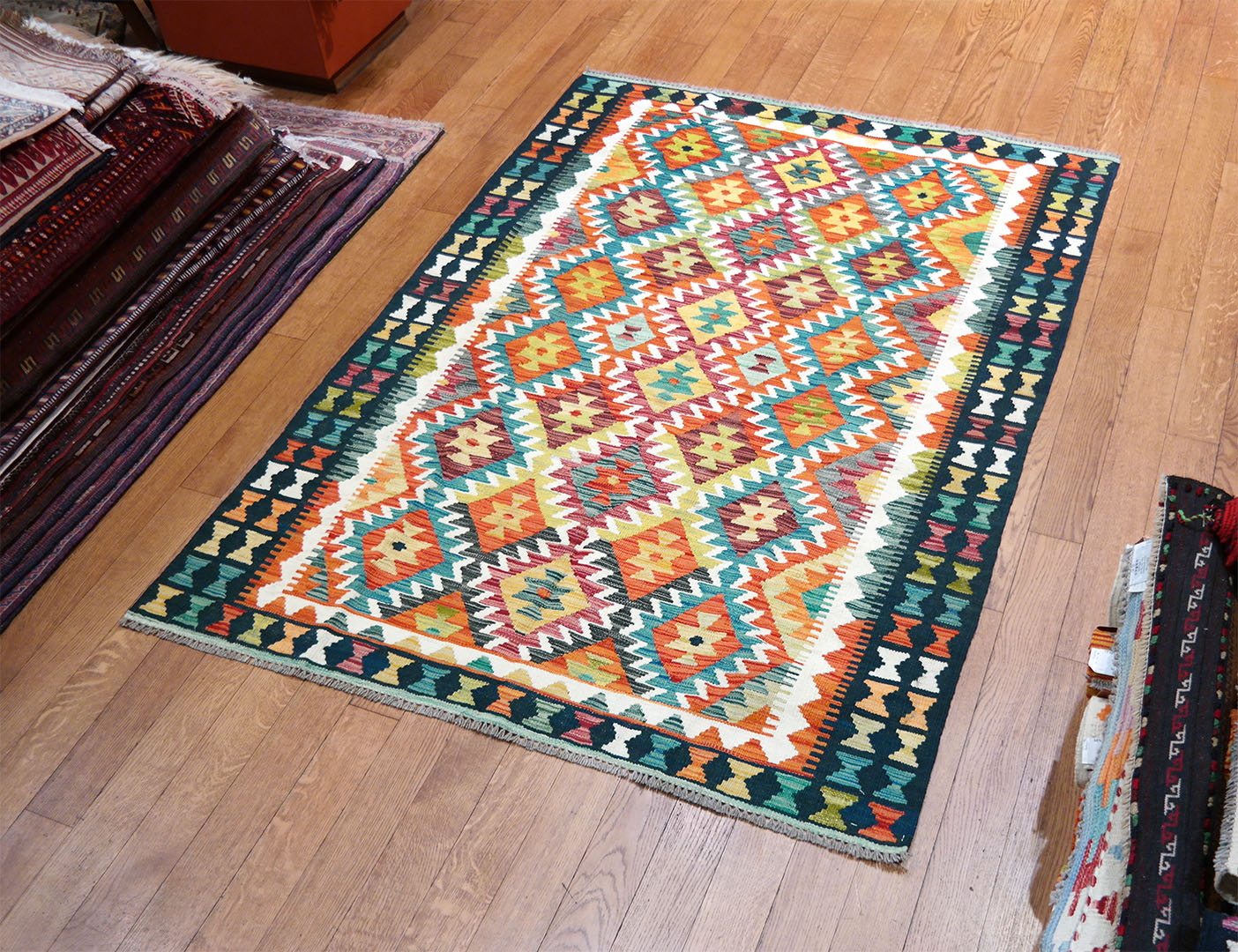 Kilim szövött szőnyeg 201 x 145 cm - SPM30-1903-maimana-kilim-kezi-szovesu-gyapju-szonyeg-pakisztanbol-c Kilim szövött szőnyeg 201 x 145 cm - SPM30-1903-maimana-kilim-kezi-szovesu-gyapju-szonyeg-pakisztanbol-c