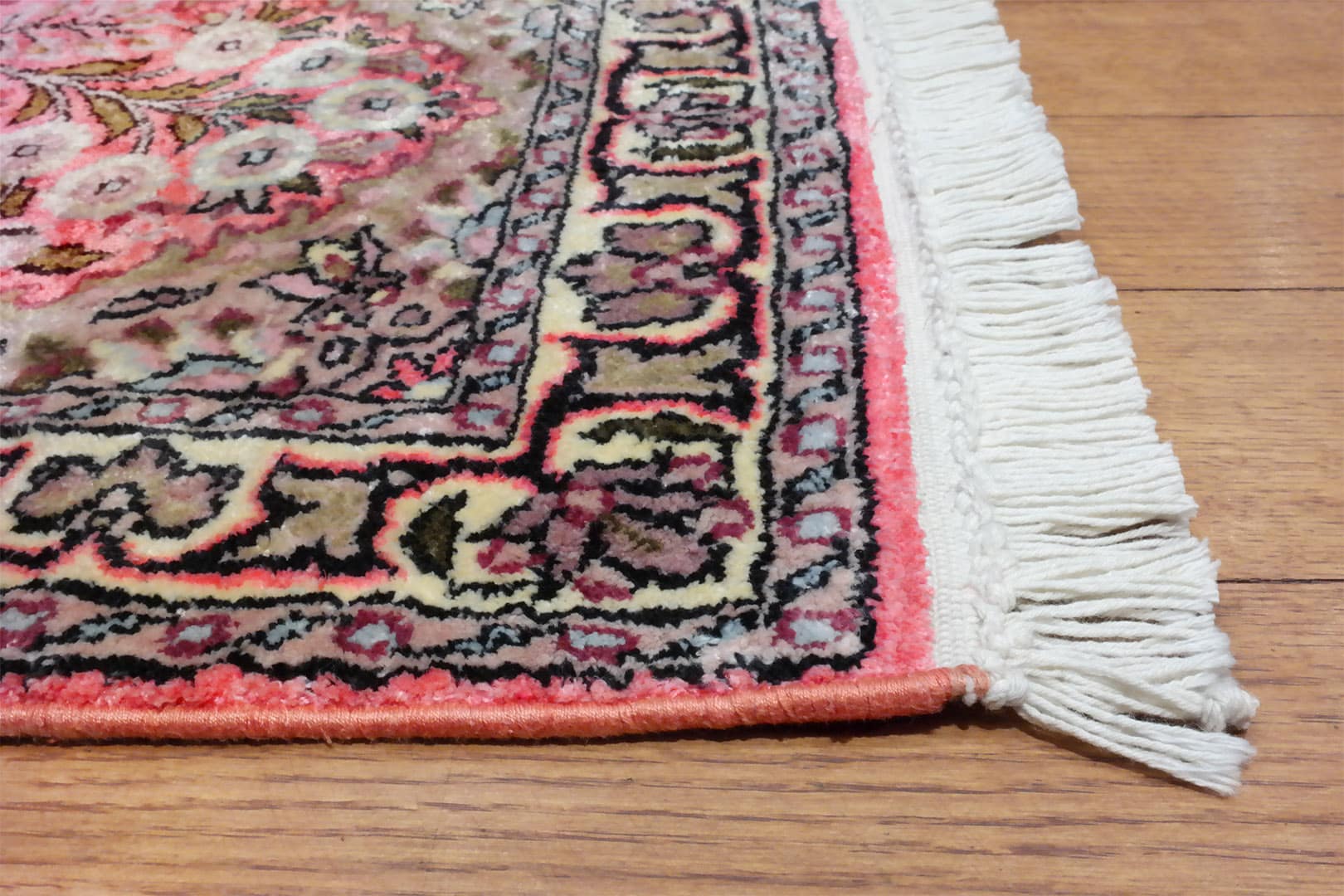 Kasmíri selyem futószőnyeg 131 x 47 cm - KR1957-kezi-csomozasu-kasmiri-selyem-szonyeg-indiabol-b Kasmíri selyem futószőnyeg 131 x 47 cm - KR1957-kezi-csomozasu-kasmiri-selyem-szonyeg-indiabol-b