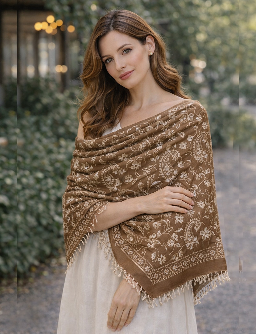 Selyem hímzett barna stóla