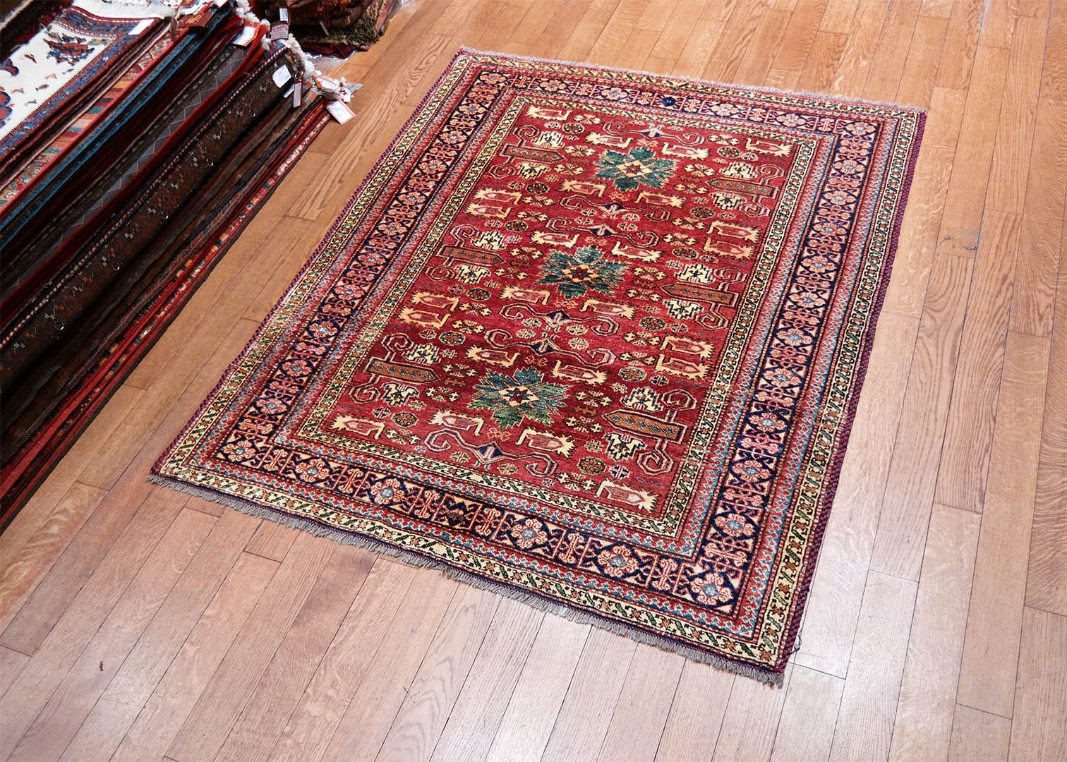 Régi Kazak mintás szőnyeg 190 x 154 cm - KR2122-kazak-mintas-kezi-csomozasu-afgan-szonyeg-c